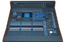 YAMAHA DM2000VCM 24+1推子數(shù)字調音臺